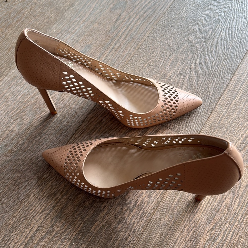 Vince Camuto Women's Beige Pumps
